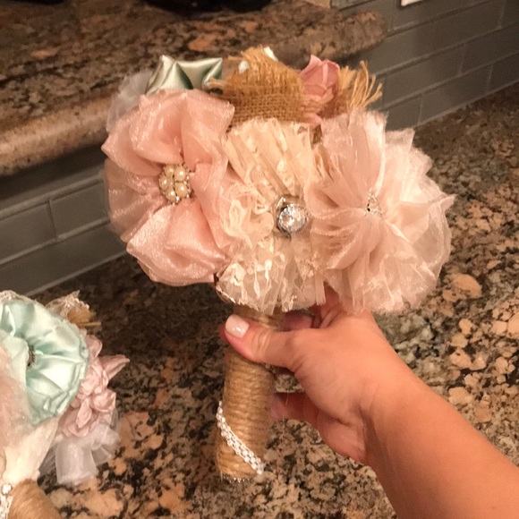 Hand made bouquets for bridesmaids - Picture 4 of 6